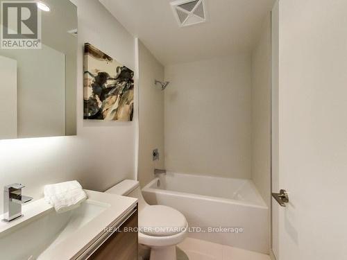 819 - 1190 Dundas Street E, Toronto (South Riverdale), ON - Indoor Photo Showing Bathroom