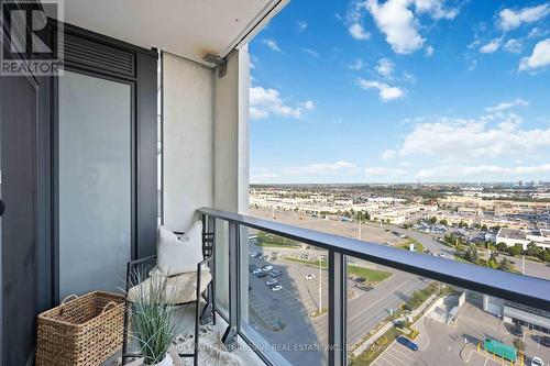 1523 - 9000 Jane Street, Vaughan, ON - Outdoor With View