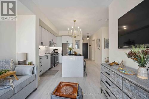 1523 - 9000 Jane Street, Vaughan, ON - Indoor Photo Showing Kitchen With Upgraded Kitchen