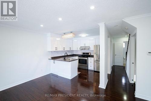 167 - 475 Bramalea Road, Brampton, ON - Indoor Photo Showing Kitchen