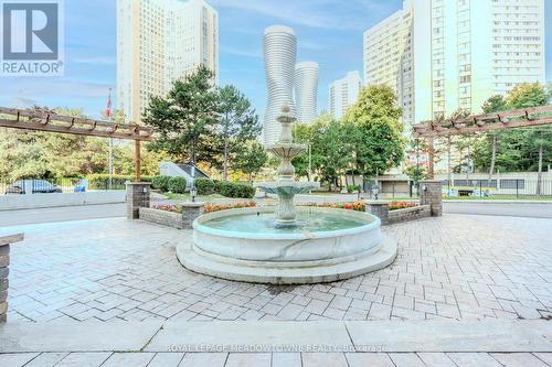 1406 - 3695 Kaneff Crescent, Mississauga, ON - Outdoor