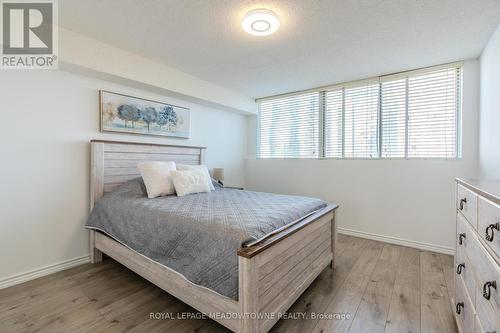 1406 - 3695 Kaneff Crescent, Mississauga (Mississauga Valleys), ON - Indoor Photo Showing Bedroom