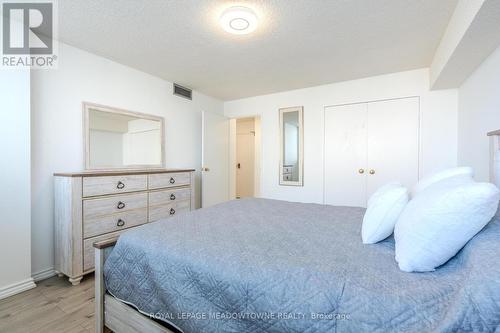 1406 - 3695 Kaneff Crescent, Mississauga (Mississauga Valleys), ON - Indoor Photo Showing Bedroom