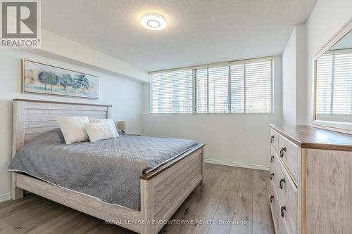 1406 - 3695 Kaneff Crescent, Mississauga (Mississauga Valleys), ON - Indoor Photo Showing Bedroom