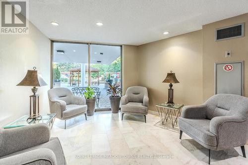 1406 - 3695 Kaneff Crescent, Mississauga (Mississauga Valleys), ON - Indoor Photo Showing Other Room