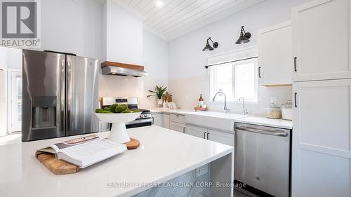 605 Lakeshore Road, Sarnia, ON - Indoor Photo Showing Kitchen