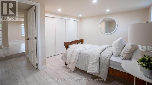 605 Lakeshore Road, Sarnia, ON - Indoor Photo Showing Bedroom