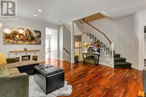 456 Mcphee Street Unit# 102, Kelowna, BC - Indoor Photo Showing Living Room