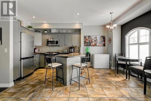 456 Mcphee Street Unit# 102, Kelowna, BC - Indoor Photo Showing Kitchen With Upgraded Kitchen