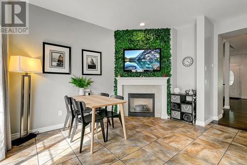 456 Mcphee Street Unit# 102, Kelowna, BC - Indoor Photo Showing Dining Room