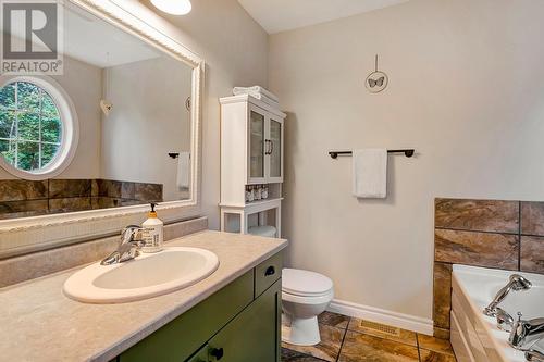 456 Mcphee Street Unit# 102, Kelowna, BC - Indoor Photo Showing Bathroom