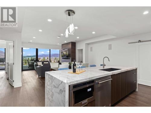 3000 Ariva Drive Unit# 3103, West Kelowna, BC - Indoor Photo Showing Kitchen With Upgraded Kitchen