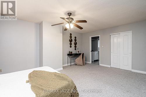 9 - 110 Mary Street W, Whitby (Downtown Whitby), ON - Indoor Photo Showing Bedroom