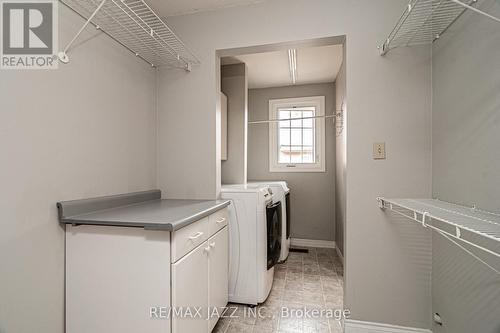 9 - 110 Mary Street W, Whitby (Downtown Whitby), ON - Indoor Photo Showing Laundry Room