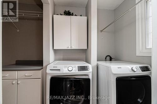 9 - 110 Mary Street W, Whitby (Downtown Whitby), ON - Indoor Photo Showing Laundry Room