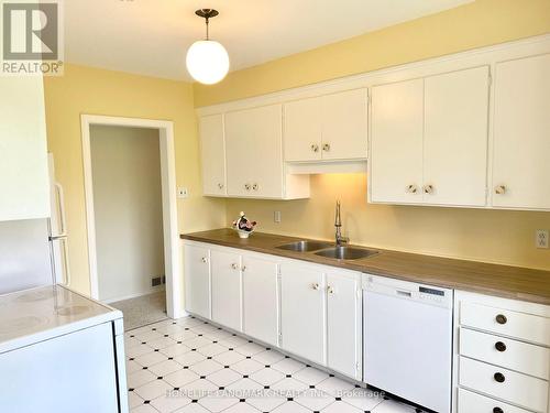 9 Terrington Court, Toronto, ON - Indoor Photo Showing Kitchen With Double Sink