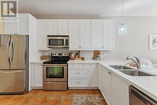 9 Wingett Way, Smith-Ennismore-Lakefield (Lakefield), ON - Indoor Photo Showing Kitchen With Double Sink With Upgraded Kitchen