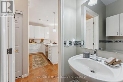 9 Wingett Way, Smith-Ennismore-Lakefield (Lakefield), ON - Indoor Photo Showing Bathroom