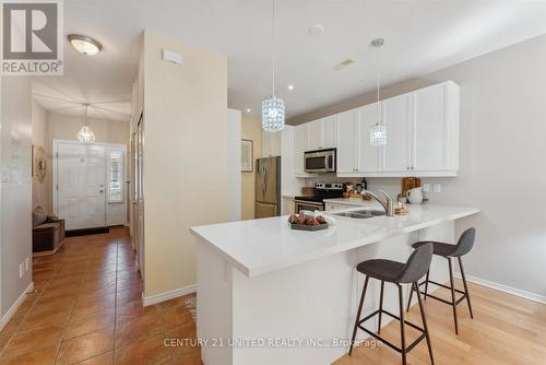 9 Wingett Way, Smith-Ennismore-Lakefield (Lakefield), ON - Indoor Photo Showing Kitchen With Upgraded Kitchen