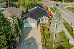 3 DINEEN COURT  Kitchener, ON N2B 3X3