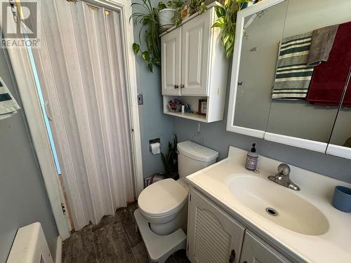 403 Conklin Avenue, Penticton, BC - Indoor Photo Showing Bathroom