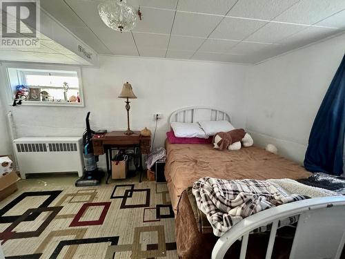 403 Conklin Avenue, Penticton, BC - Indoor Photo Showing Bedroom