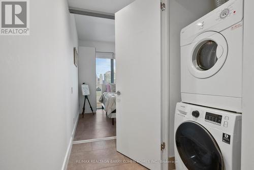 2602 - 390 Cherry Street, Toronto (Waterfront Communities), ON - Indoor Photo Showing Laundry Room