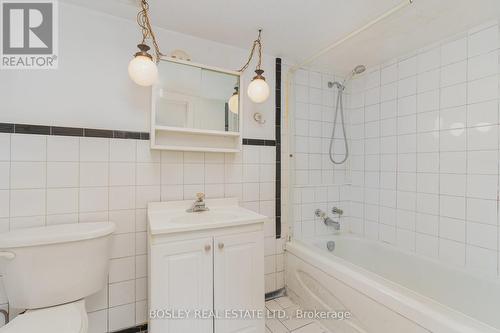 195-197 Dovercourt Road, Toronto, ON - Indoor Photo Showing Bathroom