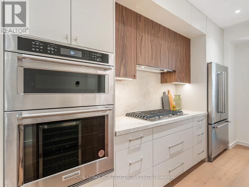 388 St Clarens Avenue, Toronto (Dufferin Grove), ON - Indoor Photo Showing Kitchen With Upgraded Kitchen