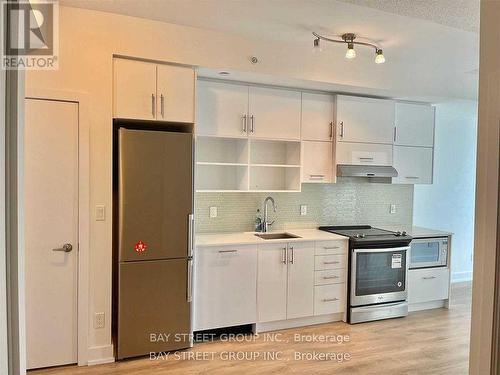 1204 - 150 Fairview Mall Drive, Toronto (Don Valley Village), ON - Indoor Photo Showing Kitchen