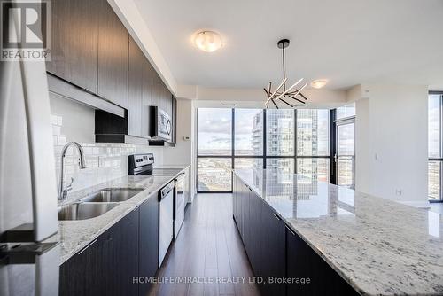 3307 - 2910 Hwy 7 Road, Vaughan, ON - Indoor Photo Showing Kitchen With Double Sink With Upgraded Kitchen