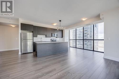 3307 - 2910 Hwy 7 Road, Vaughan, ON - Indoor Photo Showing Kitchen