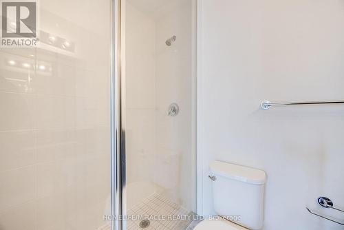 3307 - 2910 Hwy 7 Road, Vaughan, ON - Indoor Photo Showing Bathroom