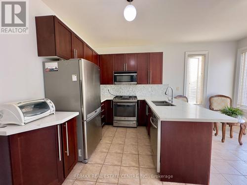 5 Streamline Drive, Brampton (Madoc), ON - Indoor Photo Showing Kitchen With Stainless Steel Kitchen With Double Sink