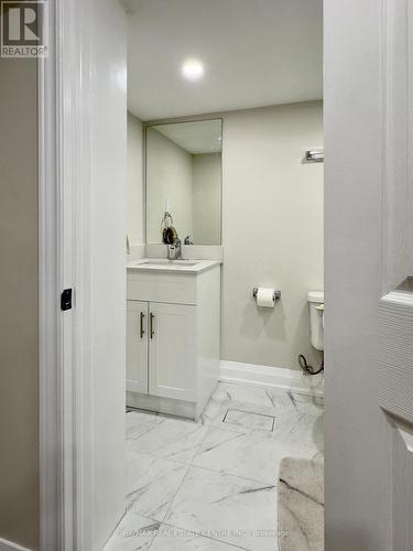 5 Streamline Drive, Brampton, ON - Indoor Photo Showing Bathroom