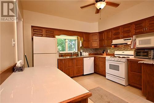 27 Meadow Street, Cobden, ON - Indoor Photo Showing Kitchen With Double Sink