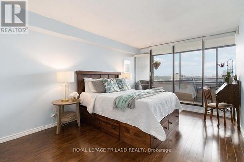 1001 - 389 Dundas Street, London, ON - Indoor Photo Showing Bedroom