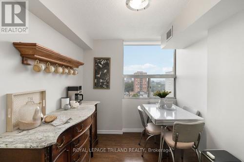 1001 - 389 Dundas Street, London, ON - Indoor Photo Showing Dining Room