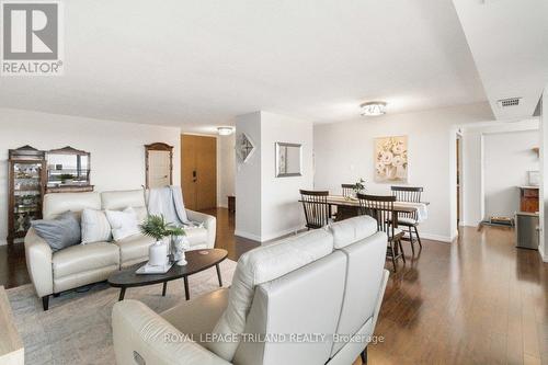 1001 - 389 Dundas Street, London, ON - Indoor Photo Showing Living Room