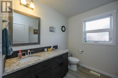 7639 Creekside Way, Prince George, BC - Indoor Photo Showing Bathroom