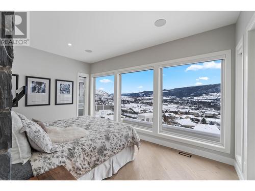 608 Mt Ida Crescent, Coldstream, BC - Indoor Photo Showing Bedroom