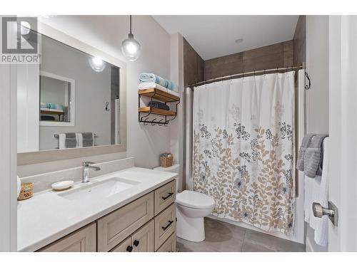 608 Mt Ida Crescent, Coldstream, BC - Indoor Photo Showing Bathroom