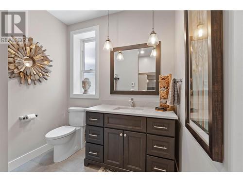 608 Mt Ida Crescent, Coldstream, BC - Indoor Photo Showing Bathroom