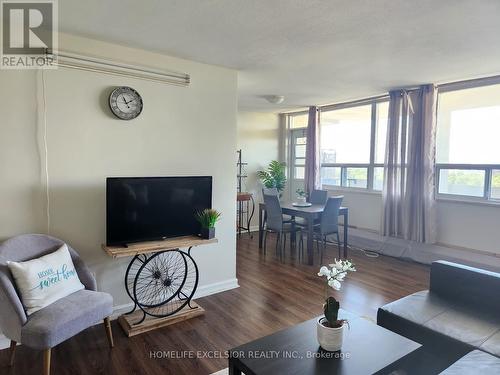 1207 - 3311 Kingston Road, Toronto (Scarborough Village), ON - Indoor Photo Showing Living Room