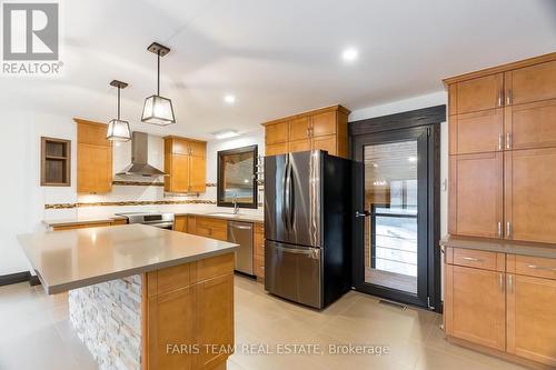 8 Campfire Court, Barrie (Codrington), ON - Indoor Photo Showing Kitchen