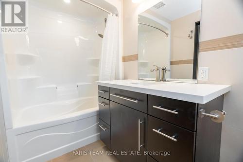 8 Campfire Court, Barrie, ON - Indoor Photo Showing Bathroom