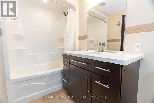 8 Campfire Court, Barrie (Codrington), ON - Indoor Photo Showing Bathroom