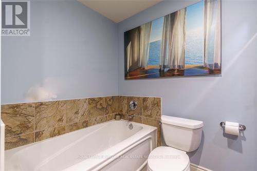 903 - 1477 Lakeshore Road, Burlington, ON - Indoor Photo Showing Bathroom