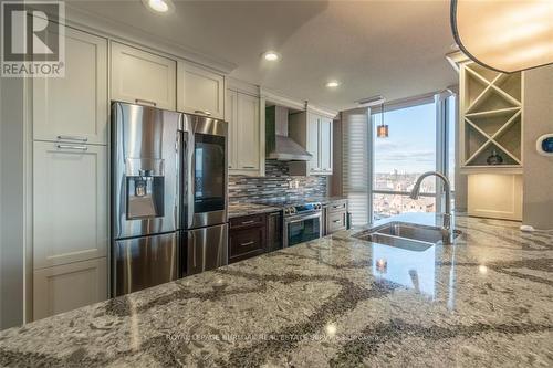 903 - 1477 Lakeshore Road, Burlington (Brant), ON - Indoor Photo Showing Kitchen With Double Sink With Upgraded Kitchen