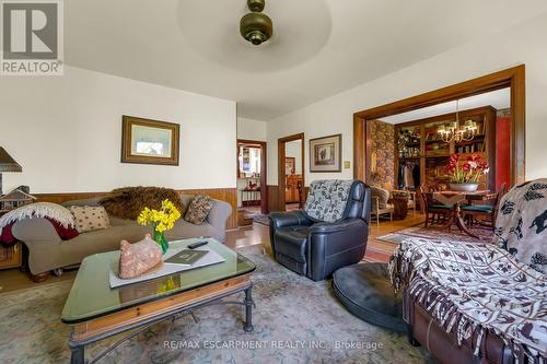 420 Ridge Road, Hamilton (Stoney Creek Mountain), ON - Indoor Photo Showing Living Room